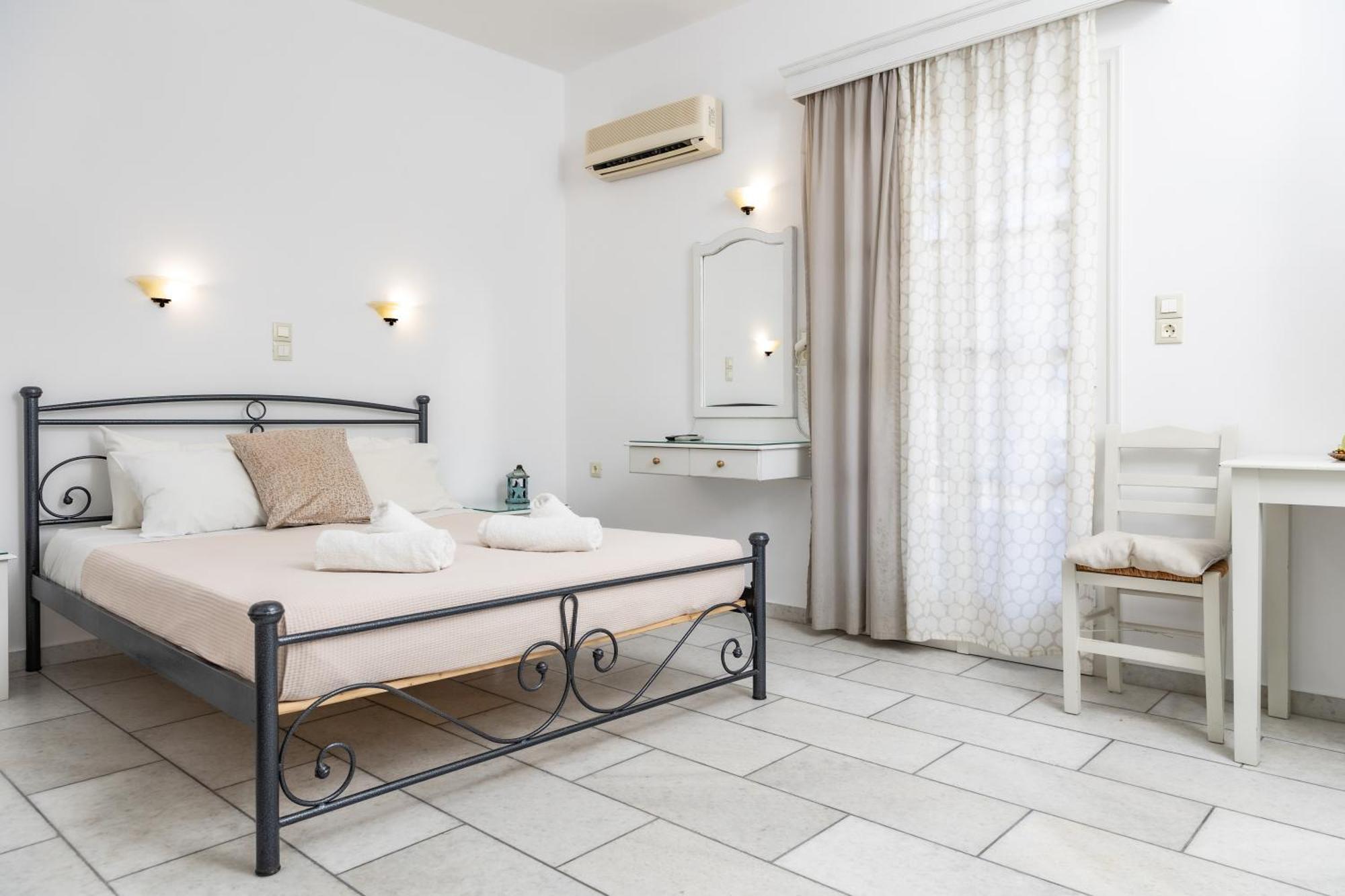 Depis Studios & Apartments Naxos City Eksteriør billede