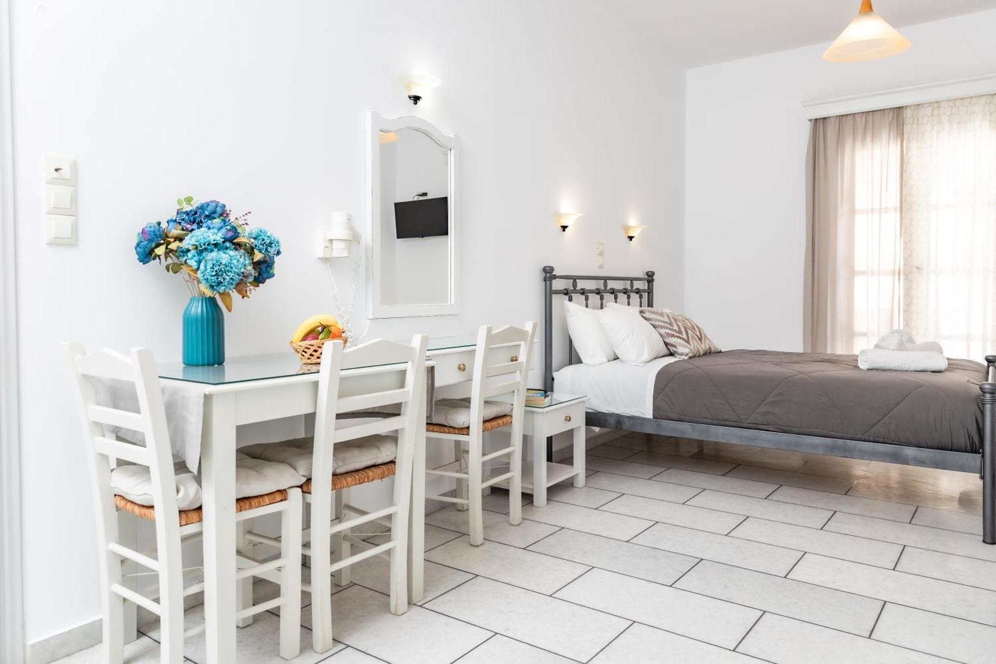 Depis Studios & Apartments Naxos City Eksteriør billede