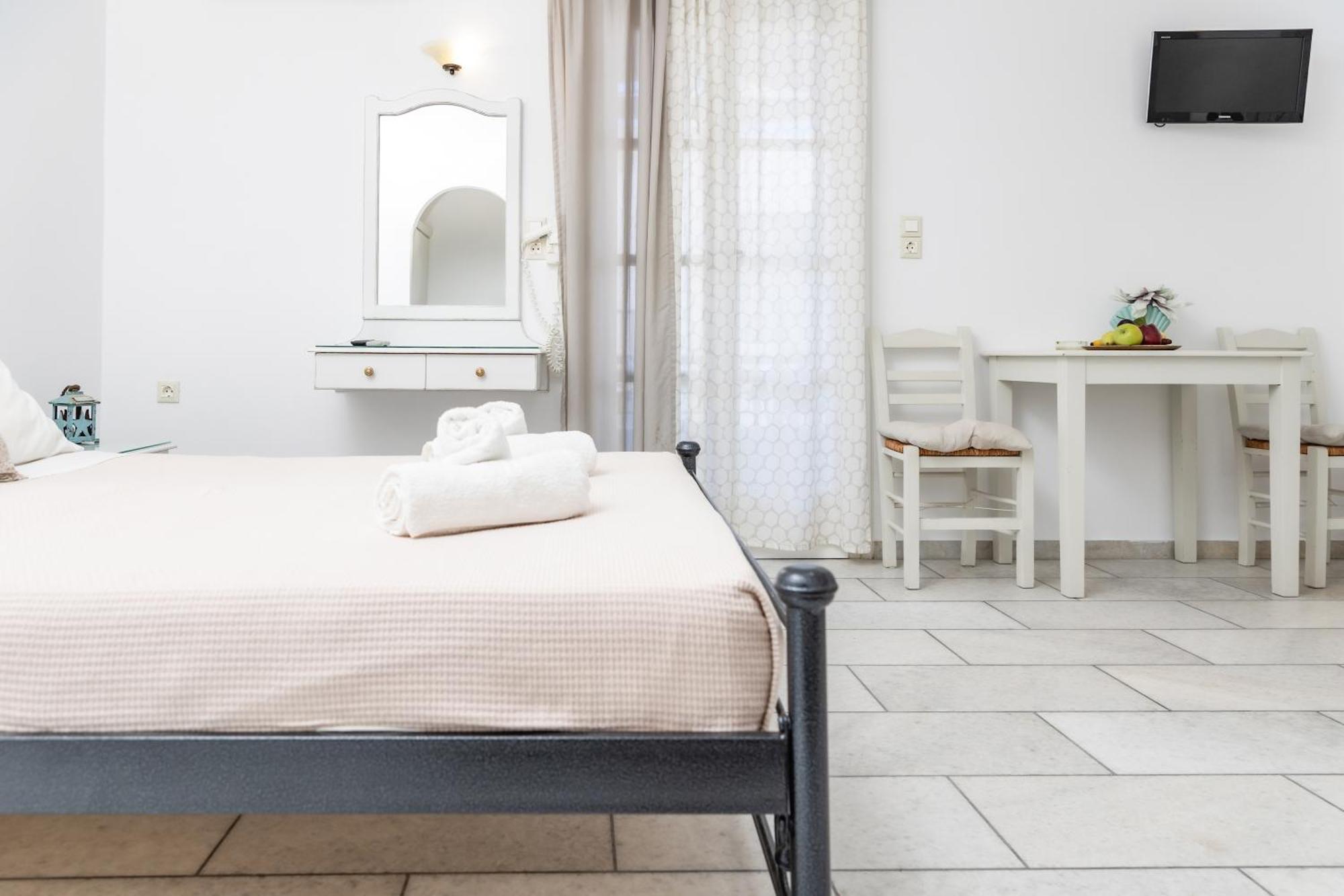 Depis Studios & Apartments Naxos City Eksteriør billede